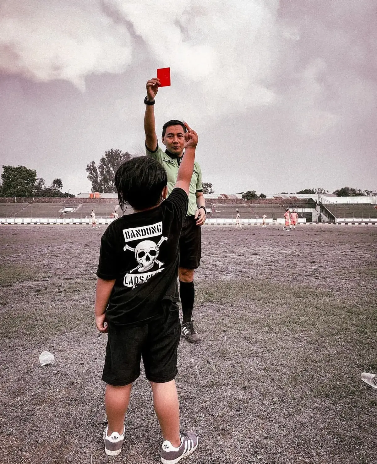 Musuh terbesar persib ialah, wasit A...ng👊 #mentality #sundaisblue #bobotoh #wearepersib #persibbandung #viking #fypシ゚viral 