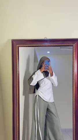 Perfect fit 🤍💚 #fyp #ootdinspo #twopieceset #fashiontiktok #mirrorselfie #fashioninspo #fyp @Wizkid 
