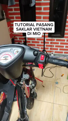 Cara pasang saklar vietnam atau domino di Mio, cara piw piw saklar vietnam posisi lampu off, cara mengatasi lampu senja mati saklar domino atau vietnam. #saklarvietnam #mio #saklardomino #miosporty #miosmile #modifikasi #modifikasimio #saklarmio #saklarmiosporty #saklarmiosmile 