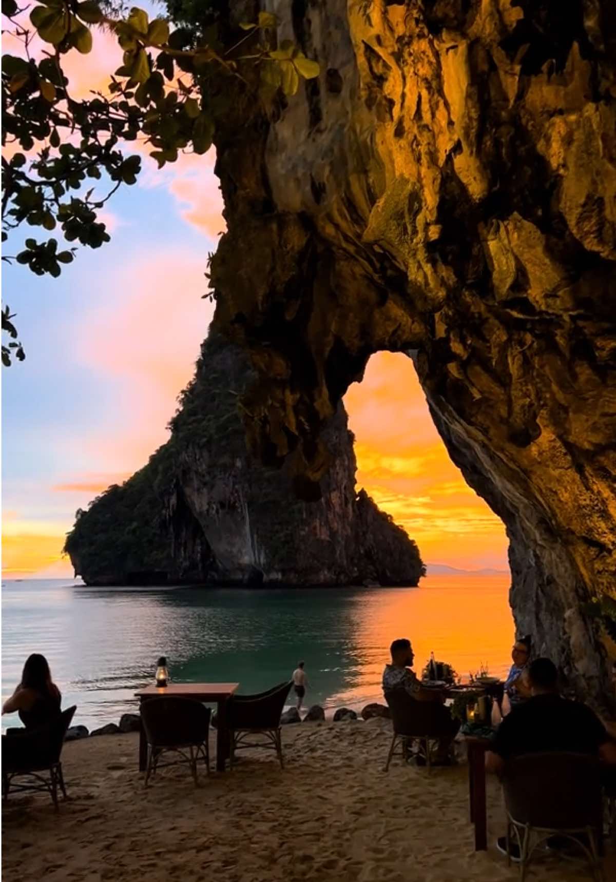 The dreamiest sunset 🤍                                                   #thailand #grotto #krabi #fyp #restaurant #holiday #foryoupage❤️❤️ #explore #sunsetlover #viral_video #bucketlist #Summer #fyppp #views #viewpoint #view 