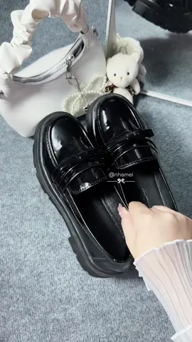 Giày xinh diện Tết zá hạt dẻ, hông mua là tiếccc nha ce mình ơiii 🧧🎀  #sandal #giày #dép #muataitiktok #xuhuong #viral #nhamei #tết 