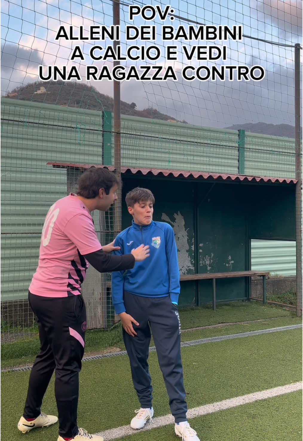 A me succede spesso che gli allenatori avversari fanno queste cose con la mia povera Anna, non devono sottovalutare l’avversario!🤫 #perte #virale #fyp #calcio #allenatorecalcio #mattiabiacca @Ema💋 
