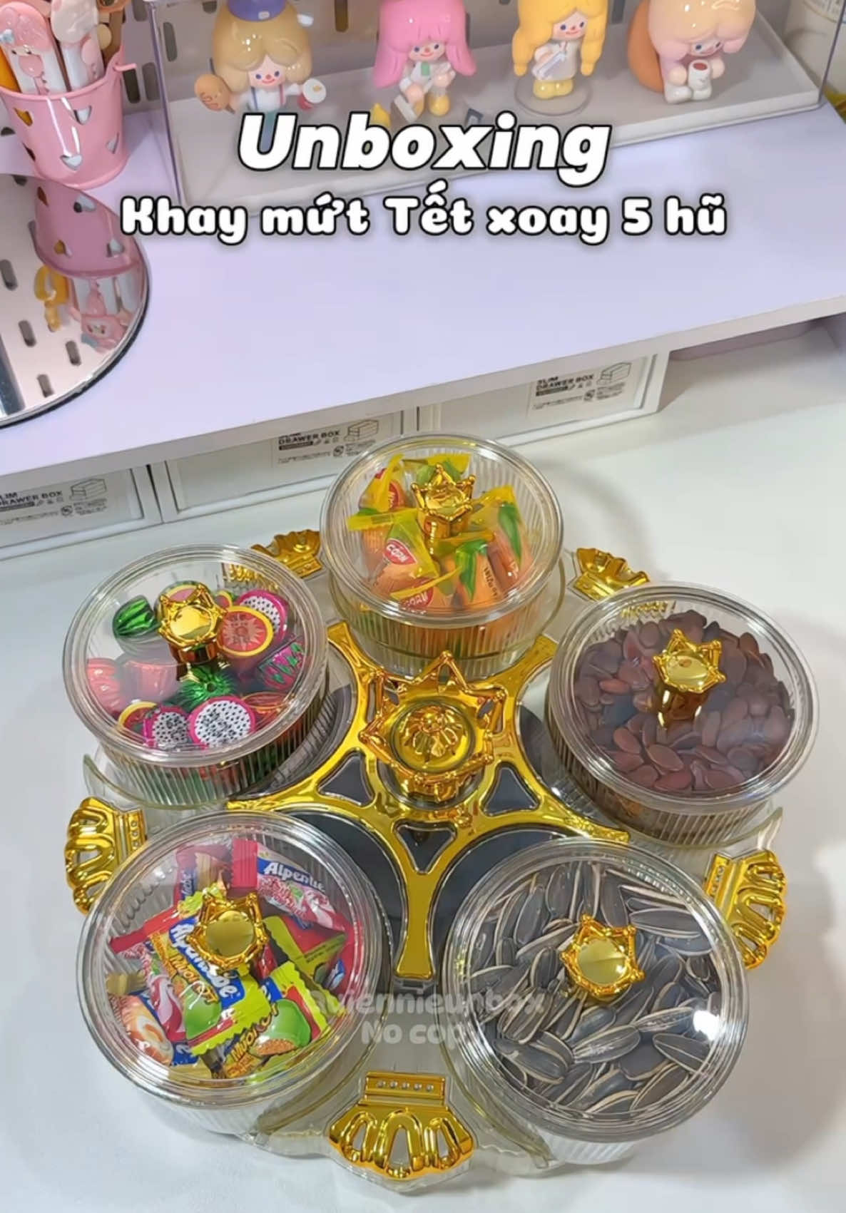 Khay mứt Tết xoay sang xịn sắm về đãi khách hợp lí lắm mấy bà ơii 👍🏻 #unbox #unboxing #videounboxing #quiennieunbox #muataitiktok #review #reviewdogiadung #dogiadung #giadungtienich #khaymut #khaymuttet #khaymutxoay #tetatty #tet #tet2025 #banhkeo #banhkeotet #happynewyear #premiumclubvn #trending #trend #viral #xuhuong #xhtiktok #fyp #foryou #tiktok #tiktokshop 