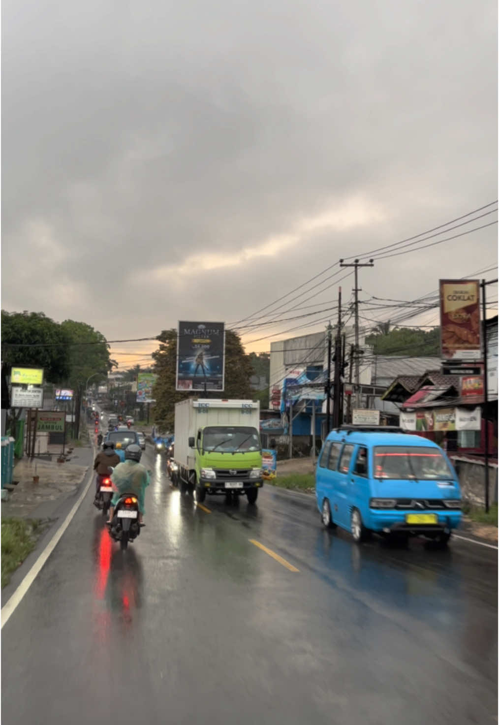 Nyorenya kehujanan 😁 ___________________________ #sukabumi #cicurugsukabumi #indolak #fyp #sukabumiexplore #sukabumihits #xybcafyp #masukberanda #sunset #foryoupage❤️❤️ 
