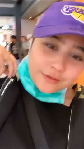 Resiko pnya muka Baby Face Prill, jadi trima ja lah, lgian mukanya kyak anak SD sih, bdw ni VT lama yah, Uda 5 thn😁😂 #prillylatuconsina15 