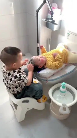 Trời đất cơi 😏😌😌😌 #suachobeyeu #suachobe #shorts #short #baby #cute #funny #haihuoc #reels #tiktok  Sữa cho bé yêu