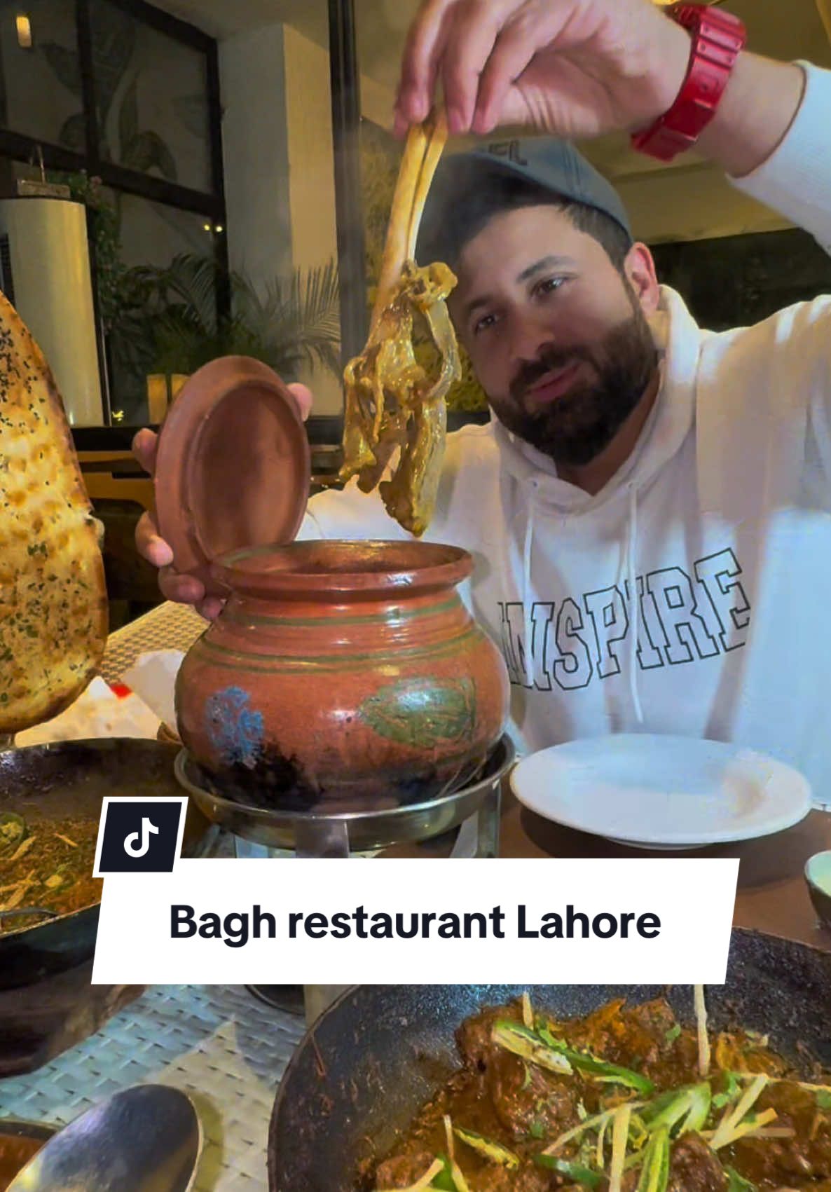 #Foodie @Baghrestaurant.pk #foodvlog #foodtiktok #resturant #lahore #desifoo #kabab #foodvlog #desitiktok #foodblogger #spicyfood #fish #paratha #FoodFestonTikTok #foodiesoftiktok #foodlovers #foodtiktok #foods #lahorefood #mutton #chicken #sauce #foryou #haseebee #voiceover 