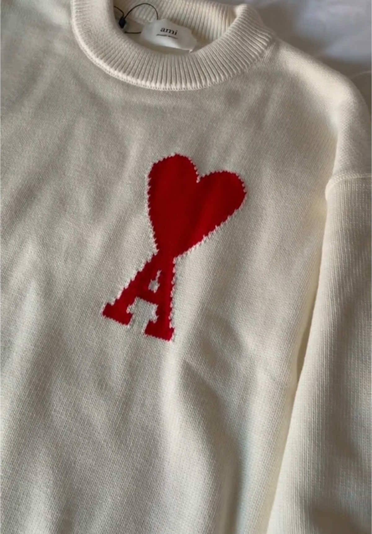 Il Maglione Invernale Perfetto 🧸❤️ Link in bio! Affrettati, l’offerta termina presto! #fashion #viral #amisweater #fyp #italy #moda 