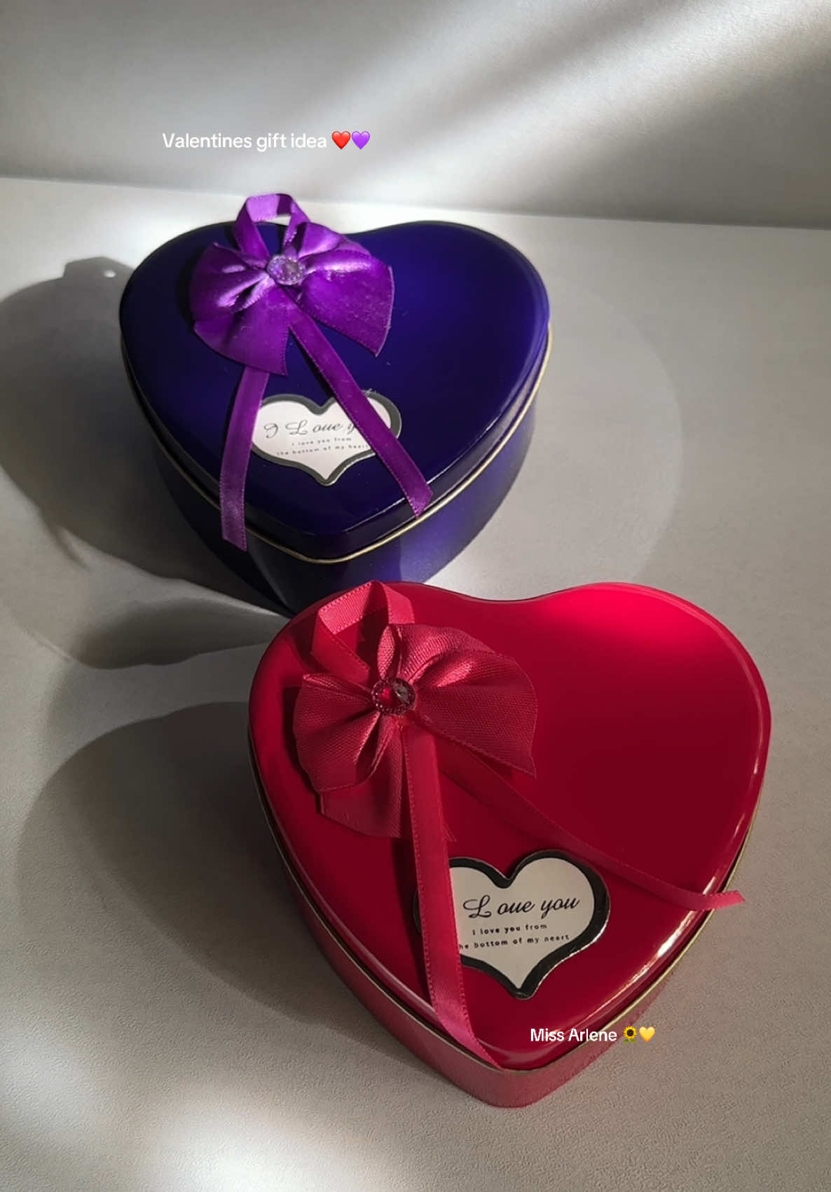 Perfect gift this Valentines #ValentinesDay #valentinesdaygift #valentinesgiftideas #giftforher #giftforboyfriend #flowergift 