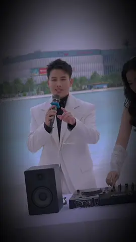 Từ nay về sau làm vợ anh em nhé…?  #nhaccoverhay #tunayemlavoanh #khahiep #nhacremix #ctien2605 #xuhuong 