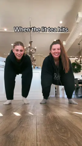 😂😂😂 • • • • • • • • • #wowyoucanreallydance #dance #tiktokdance #workdance #work #garveys #garveysnutrition #nutrition #herbalife #health #healthy #handsinsweatshirt #sweatshirtdance #sweatshirt #feetinsweatshirt #trendy #trend #fyp #foryou 