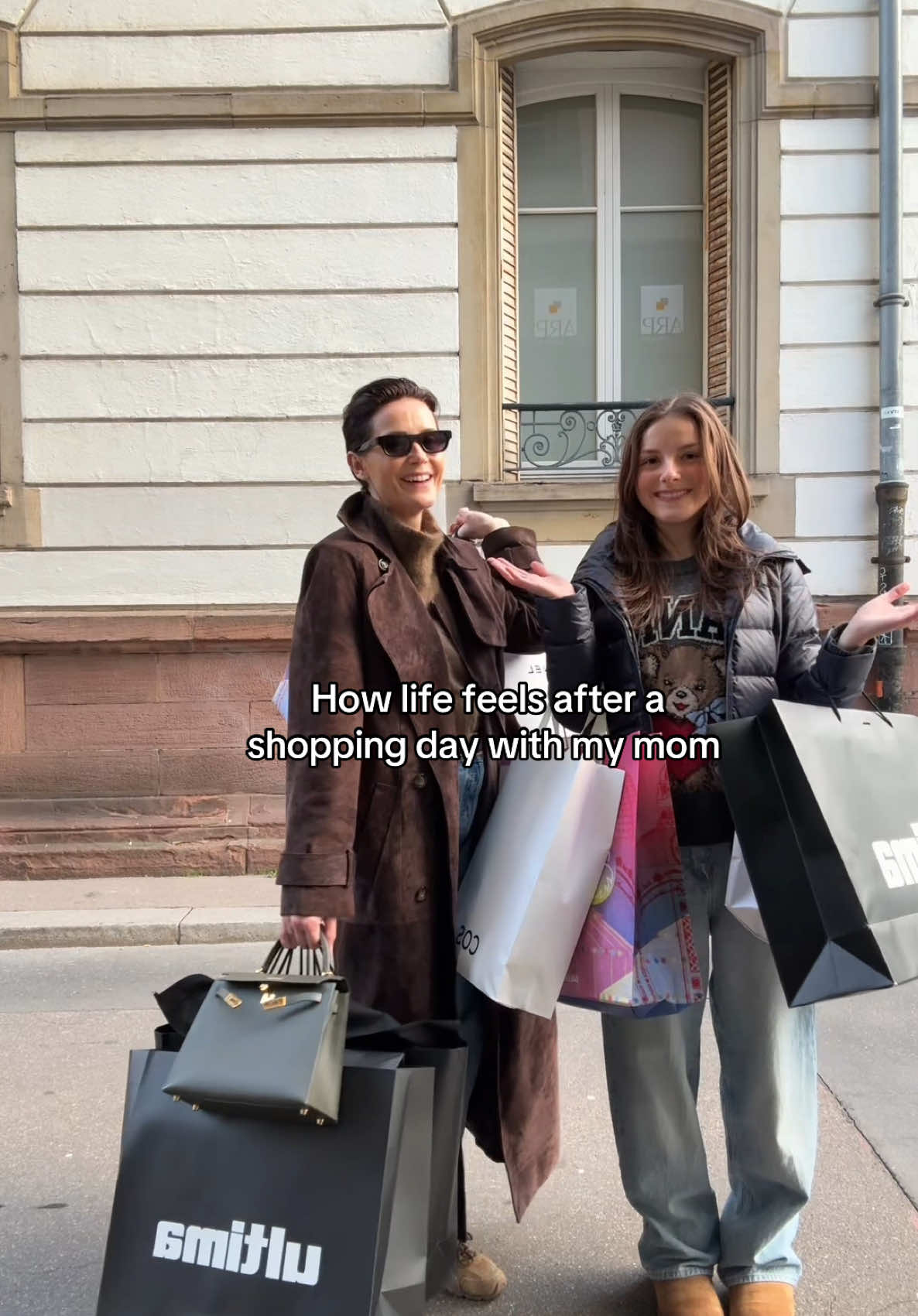 Love our mom and daughter days 🤍 @mademoisellesoph haul tomorow ?? #momanddaughter #relatable 