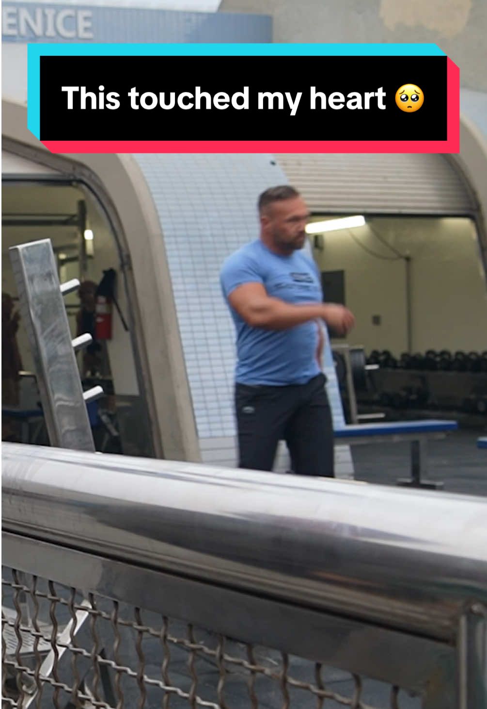 Big muscles AND a big heart ❤️ #dreams #simonsquibb #businesss 