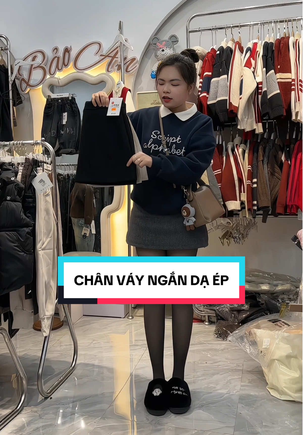 Chân váy dạ ép dáng ngắn tôn dáng diện Tết #BaoAnShop #BaoAnClothing #quanao #quannu #thoitrangnu #chanvay #chanvayda #fashion 