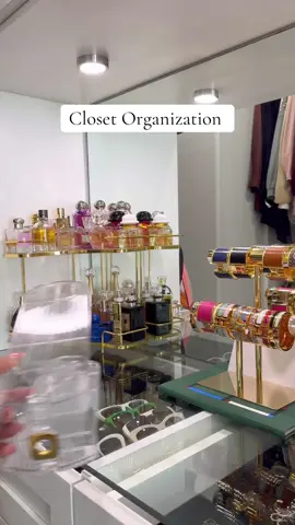I love an organized closet! Here’s a little motivation to get yours together #closetorganizer #closetdesign #closetdeclutter #shoeorganizer #jewelryorganizer 