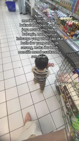 Shakaa sayang, gapapa ya kita berdua dulu, maafin mama kalau  mama egois tp percaya lah nak sebelum mama mengambil keputusan ini semua sudah mama pikirkan 🥹🤍 #fyp #masyaallahtabarakkallah #singlemom #singlemomlife #divorce #singlemomsoftiktok #bismillahfyp #fyppppppppppppppppppppppp 