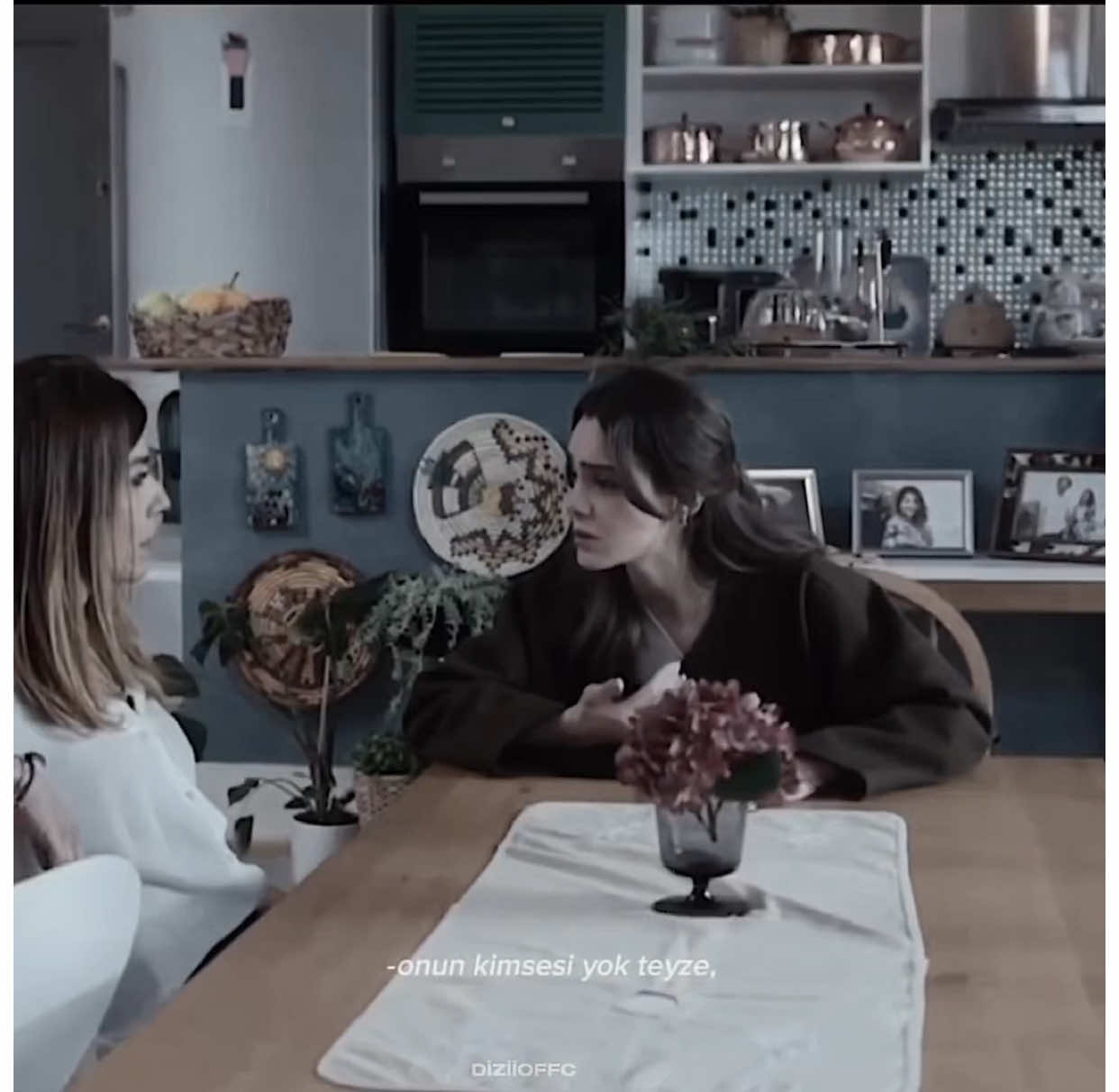 Bendeki karanlığı, gel de bana sor… #sonyaz #akgüngökalptaşkın #yağmurkara #akmur #edit #keşfetteyizzz 