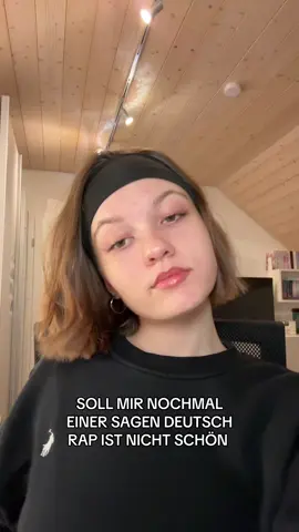 >>