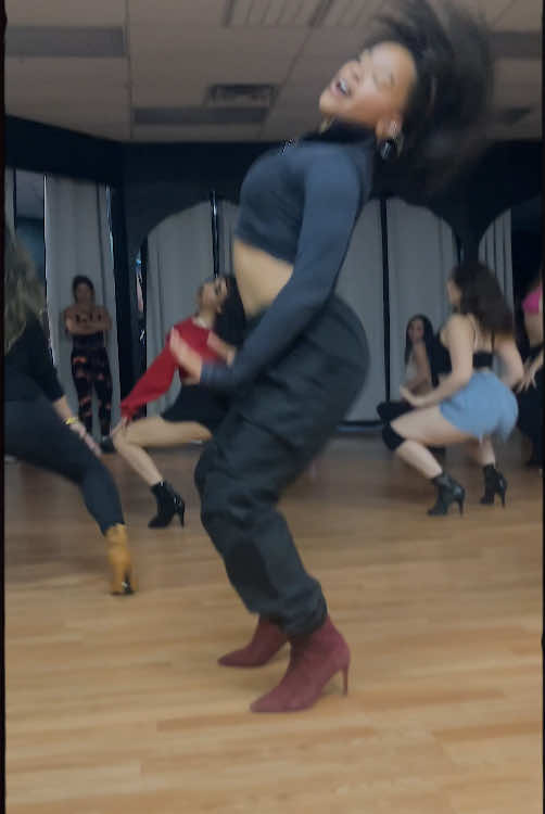 first round-  an immediate stop for notes 😳 second round - apply notes 🤓 third round - remind myself to have fun 💕 #dance #danceclass #ciara #goodies #heels #heelsdance #redheels👠 #2000s 