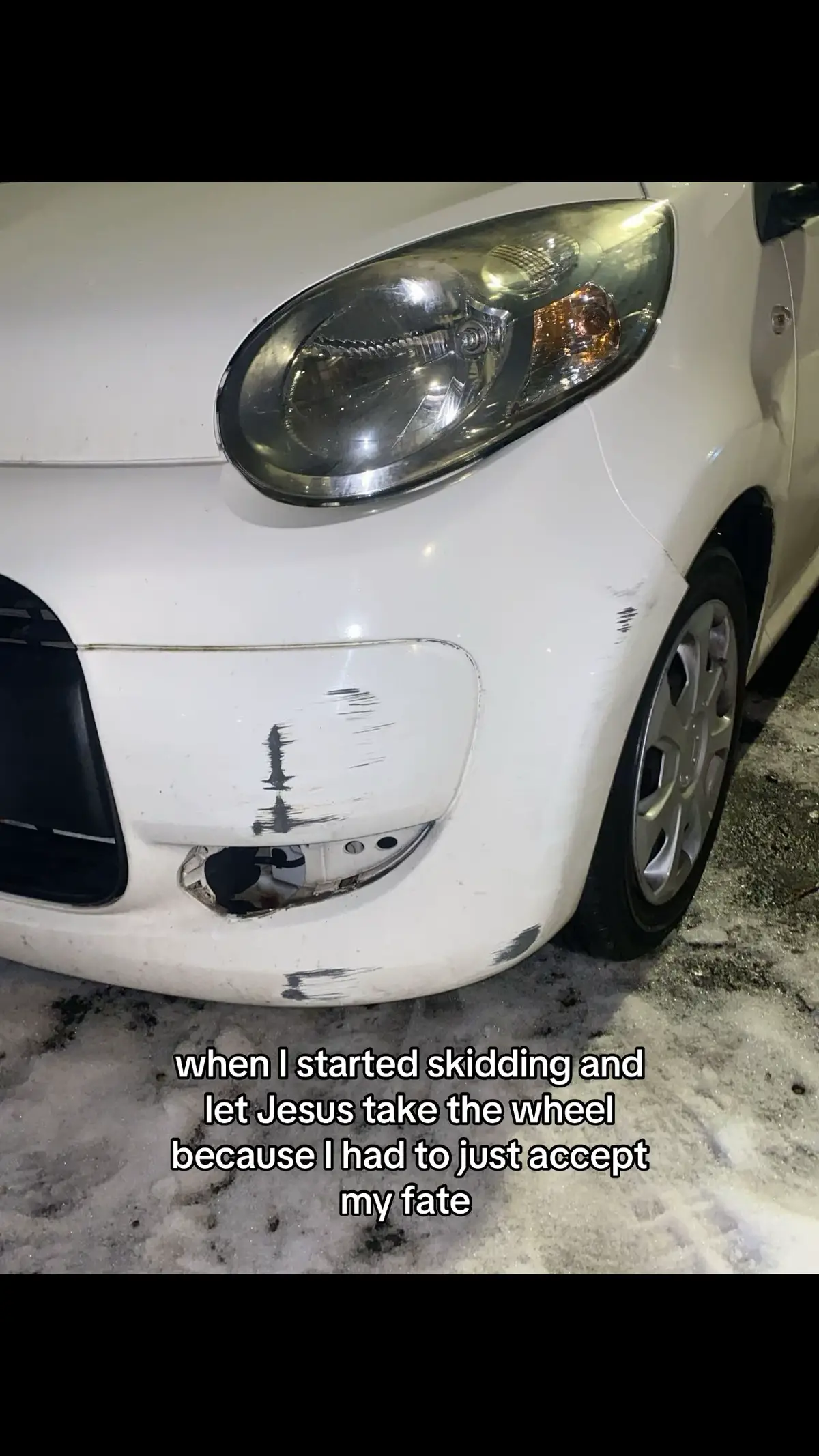 1-0 to black ice #carcrash #blackice 