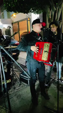 Un saludo pa la morra que me mandó a la ching….‼️🍯 @Inzunzamusicinc  . . . . . #fyp #videoviral #corridos 