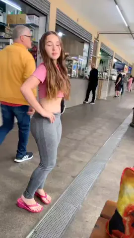 Criticar é fácil, difícil é ser #melhor que #euzinha ! E aí, o que achou? 🤩✨ . #amor #videoviral #fyyyyy #dancinha #fy #dreher🐴🎶🤠 #viral #melhor #vemcomigo 