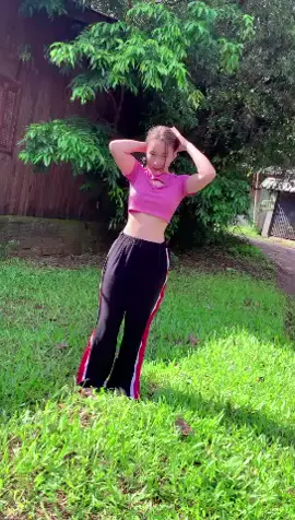 Criticar é fácil, difícil é ser #melhor que #euzinha ! E aí, o que achou? 🤩✨ . #amor #videoviral #fyyyyy #dancinha #fy #dreher🐴🎶🤠 #viral #melhor #vemcomigo 