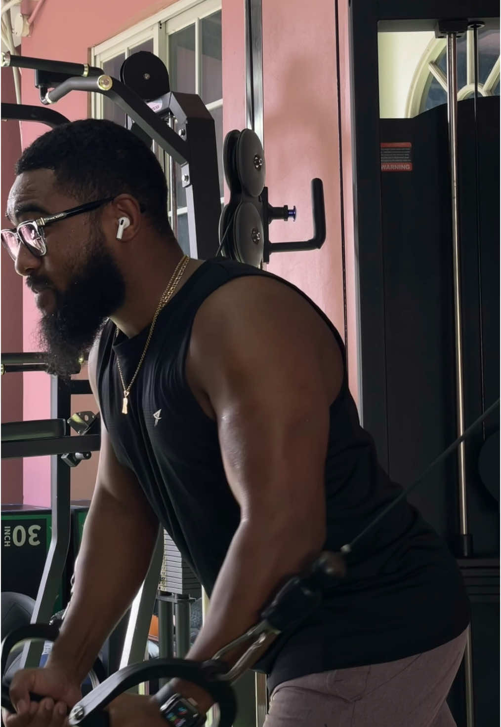 A little Chest & Tricep burn on a Saturday while pumping some soca 🏋🏾‍♂️🔥🕺🏾 #epicfitness #fitnessmotivation #GymTok #healthylifestyle #personaltrainer #grouptraining #trinidad #fyp #soca