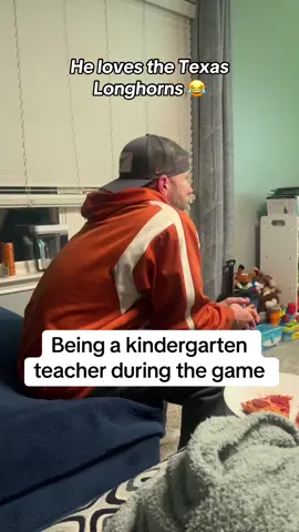 Pops was going thru it with Texas vs OSU 💀 @Unnecessary Roughness (via:@Makenzie Waters) 