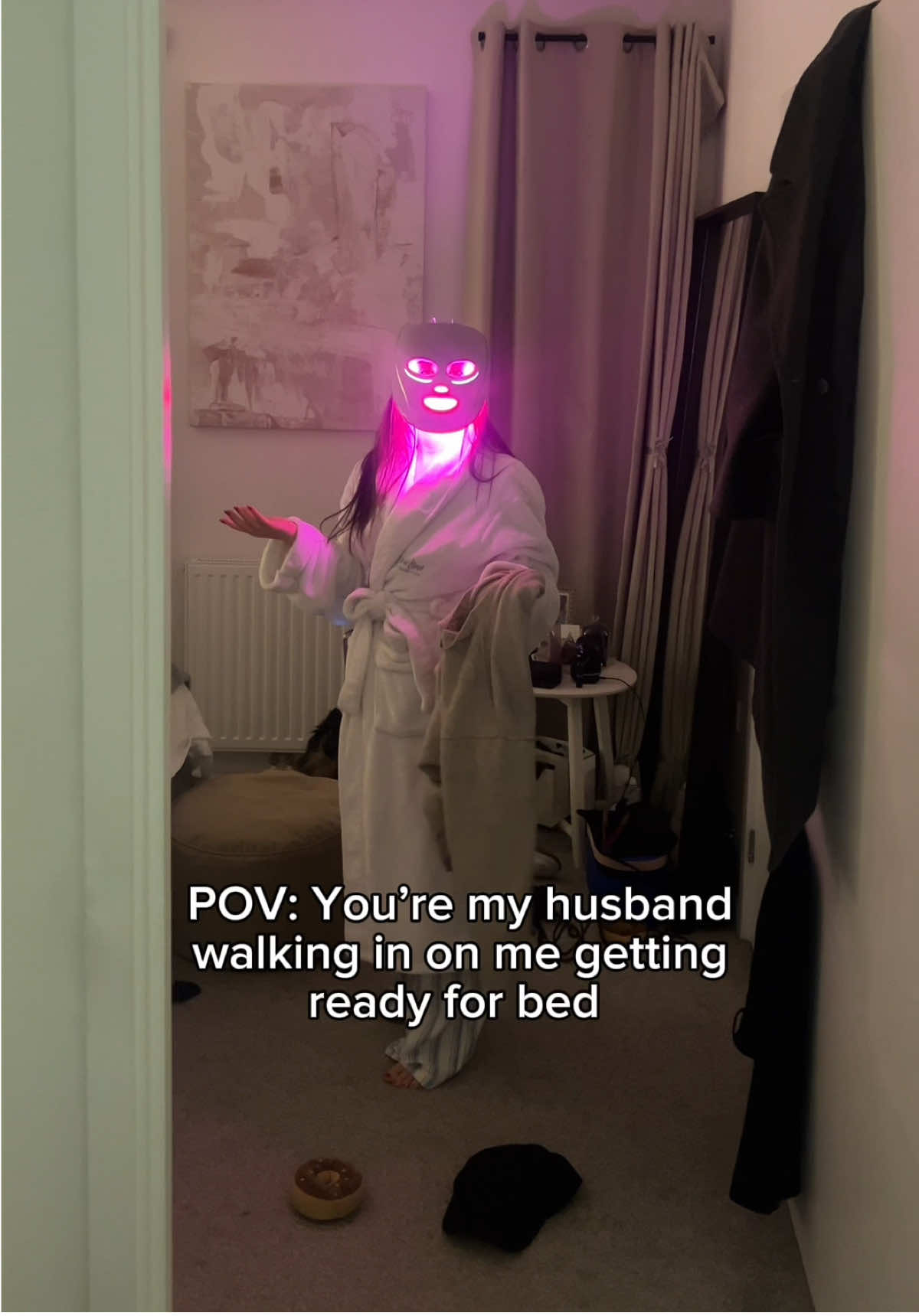 He’s used to it really…. #eveningroutine #ledfacemask #facemask #eveningskincare