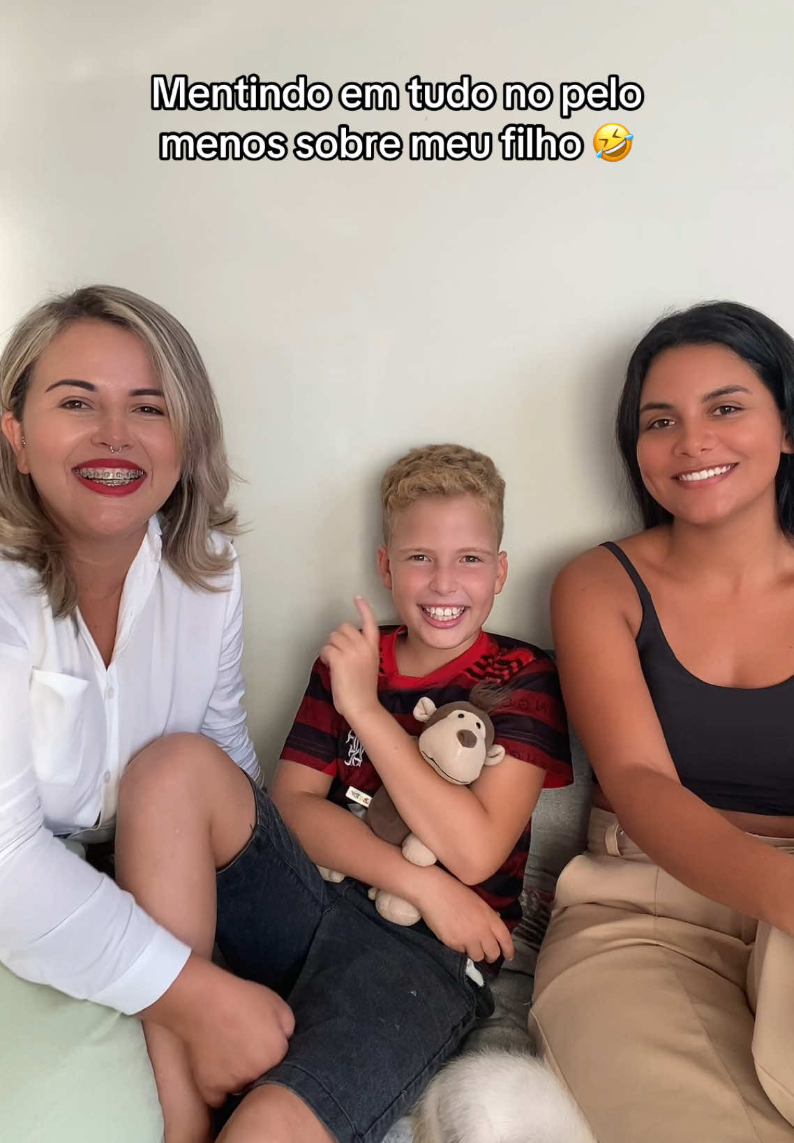 Mentindo em tudo no pelo menos sobre meu filho 🤣 #familia #familialgbt🌈 #lesbicastiktok🌈 #🏳️‍🌈 #filho #fyp #videoviral  @Miah Oli 
