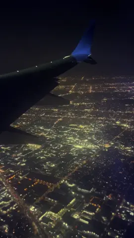 Welcome to Las Angeles💕#la #california #fyp #viral #foryou #foryoupage #tiktok #fypシ #plane #fly #travel #welcome 