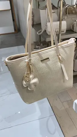 Totebag terbaru dari @PALOMINO sudah termasuk bagcharm #totebag #palomino 