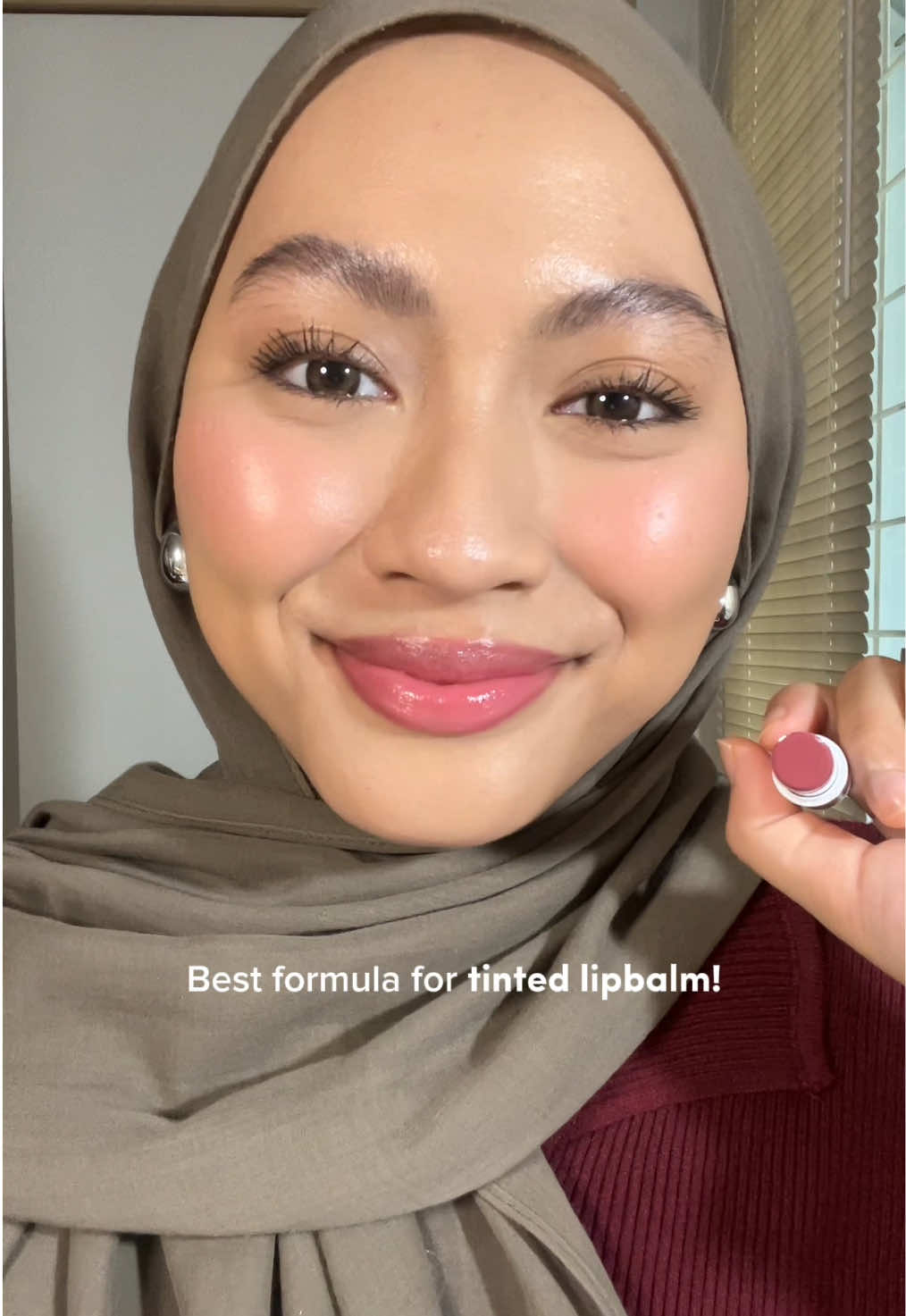 Pls cobain ini underrated bgt! 🫶🏻 @Hale.id  #lippies #tintedlipbalm #glossylips 