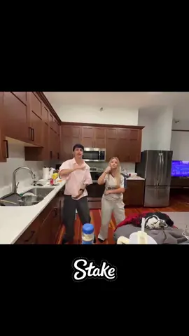 mernuel baila junto a addi #mernuel #moski #addi #davooxeneize #davo #lacobra #lacobraclips #lacobraaa #streamer #tendencia #viral #videos #tiktok #argentina #argentina🇦🇷 #argentinatiktok #buenosaires #cordoba #rosario #coscu #brunenger #spreen #españa #mexico #colombia