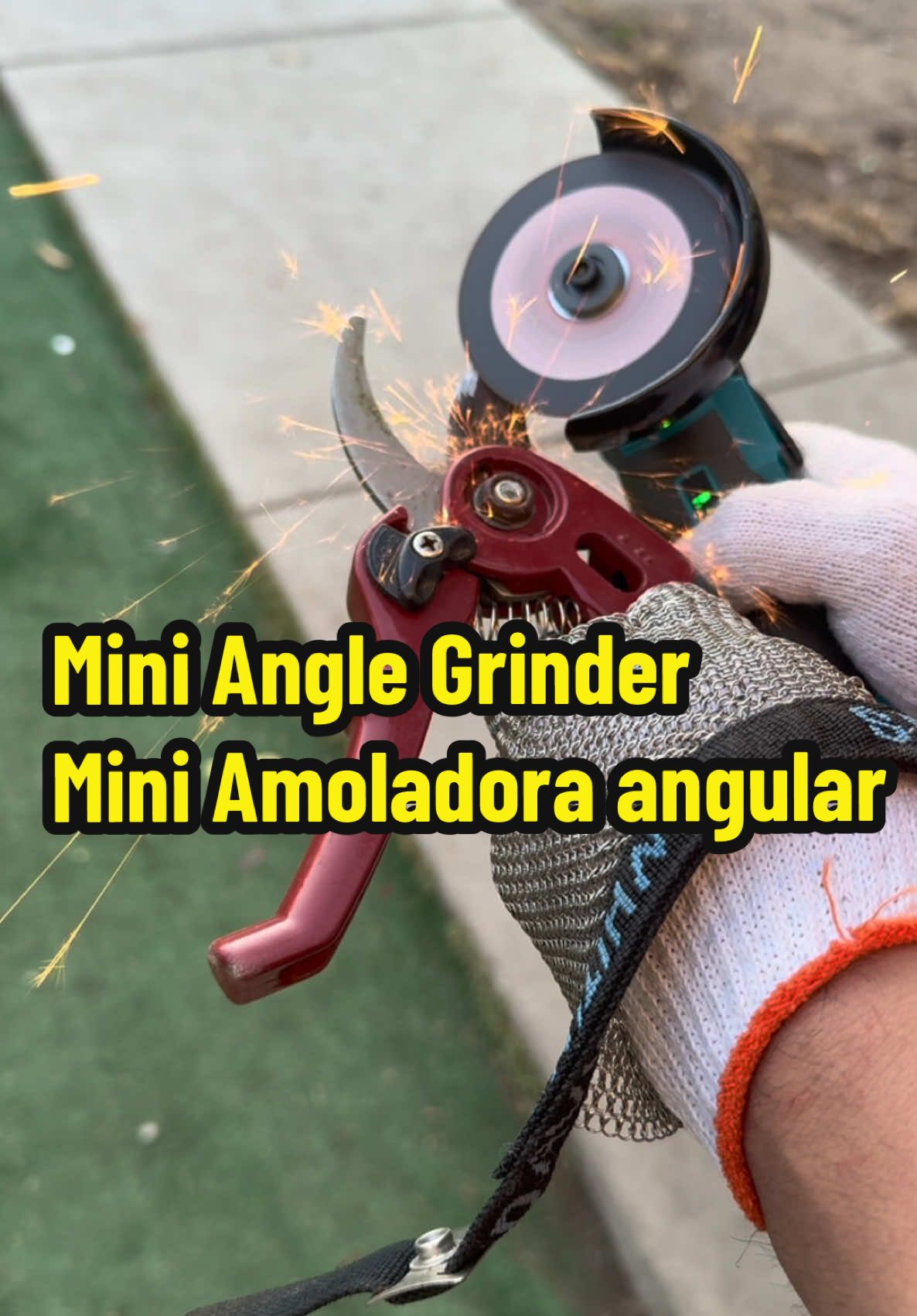 #minianglegrinder #grinder #mini #amadora #amoladoraangular #angular #multipurpose #rechargeable #polish #recargable #portatil #inalambrico #12V #pulir #detallar #versatil #herramientas #herramienta #siosi #toolset #toolsoftiktok #weeklypicks #cordless #cordlesstools #spotifyonlyyou #spotlightfinds #newhomefinds #newyearsale #project #projectos #latinostiktok #latinosenusa #tiktokshopfinds #herramientasútiles #CapCut 