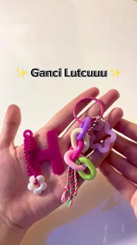 Ini lucu parah sihh #thisislubi #gantungankunci #gancihuruf #gancilucu #fyp #ganciinisial #gancicustom #gantungankuncihuruf 