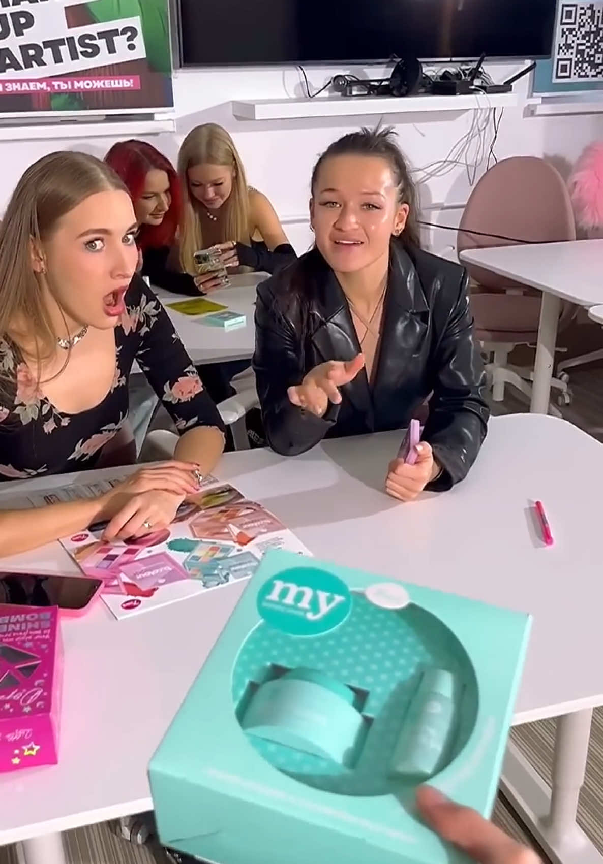 Спела мужским голосом 