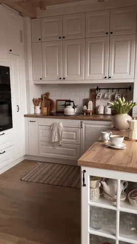 #domoweinspiracje #cozyhome #hyggehome #kitchendesign #kitchen #kitchendecor #cozykitchen #kitcheninspiration #kitcheninspo #mykitchen #cottagekitchen #farmhousekitchen #kuchnia #cocina #cucina #homeinspo #homeinterior #apartmenttherapy #slowliving #slowlife #cottage #cottagecore #cottagestyle 
