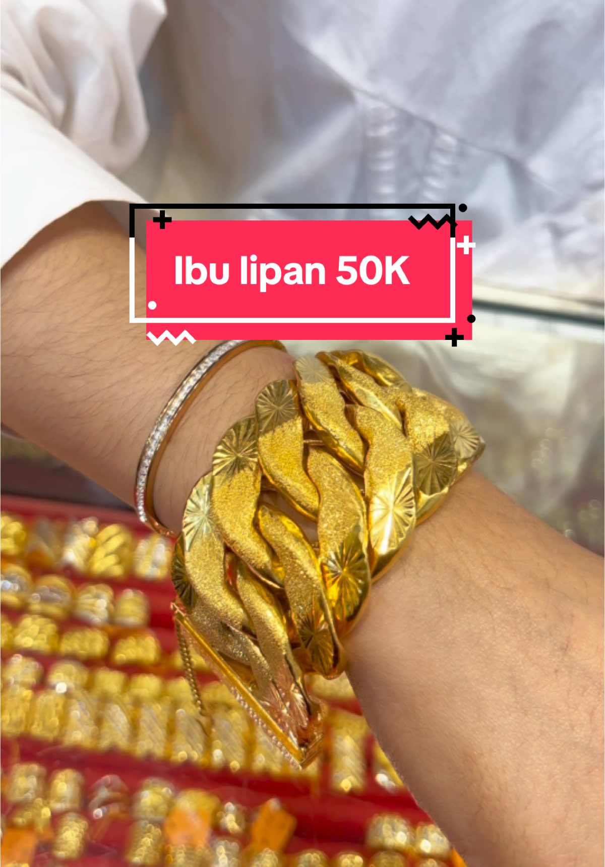 Lipan gergasi sold lagi guys 🤭🤭Alhamdulillah, terima kasih akak cantik sudi grab dengan kita lagi 🤗❤️  #trending #emas916 #layarhatitetapdihati #layarhatipasarpayang #emas916original #gelangemas #fyppppppppppppppppppppppp #rantaitangan 