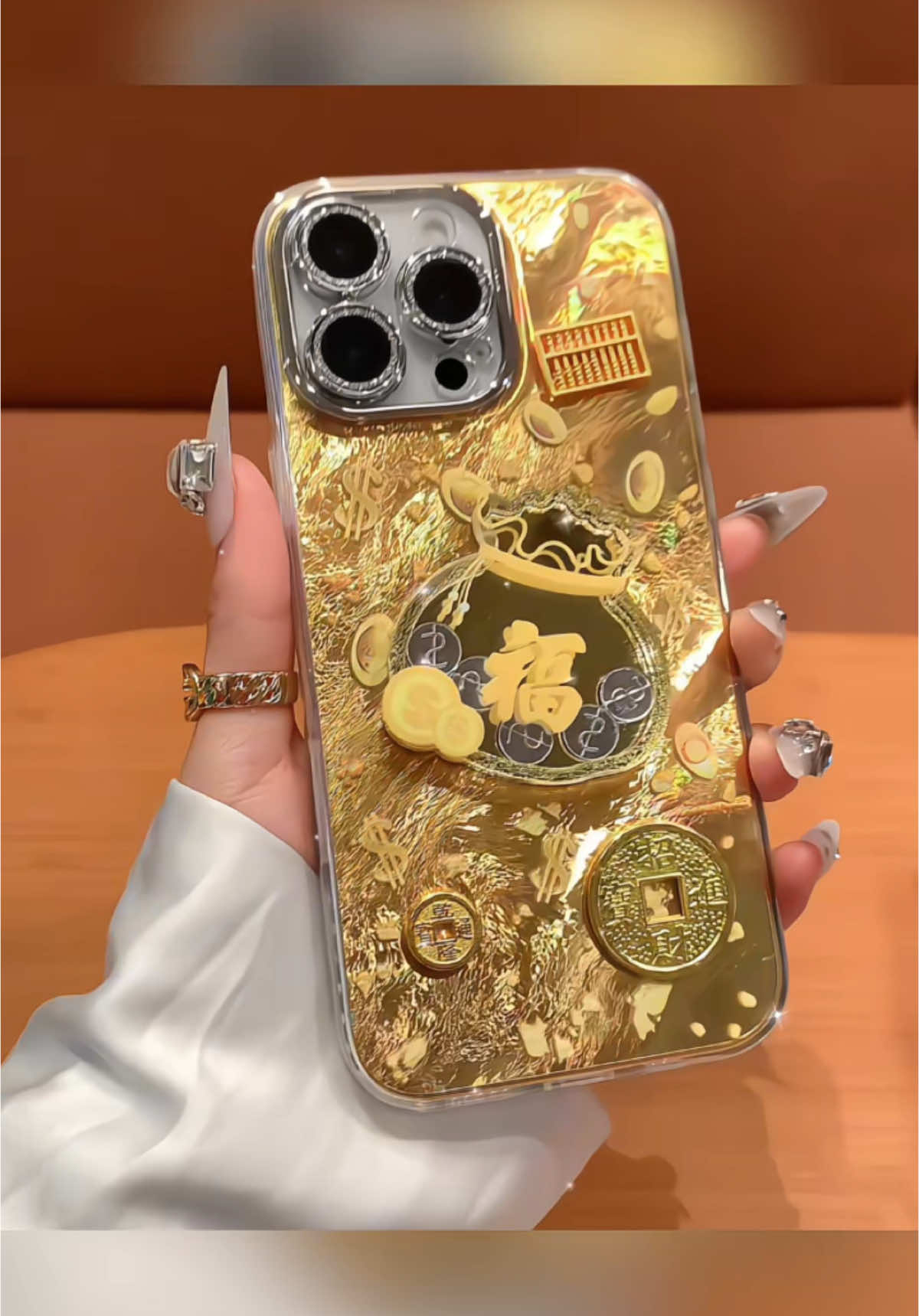 Ốp Túi Vàng may mắn cho điện thoại iphon #CapCut #xuhuong #trending #ốp #ôpiphone #ốpdienthoai #ốplungiphone 