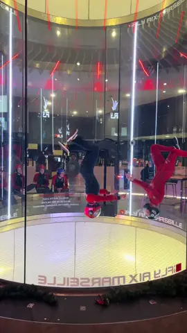 🌪️🤘🏼🤘🏼 • • #parachute #soufflerie #ifly #skydiving #indoor #indoorskydiving #adrenaline 