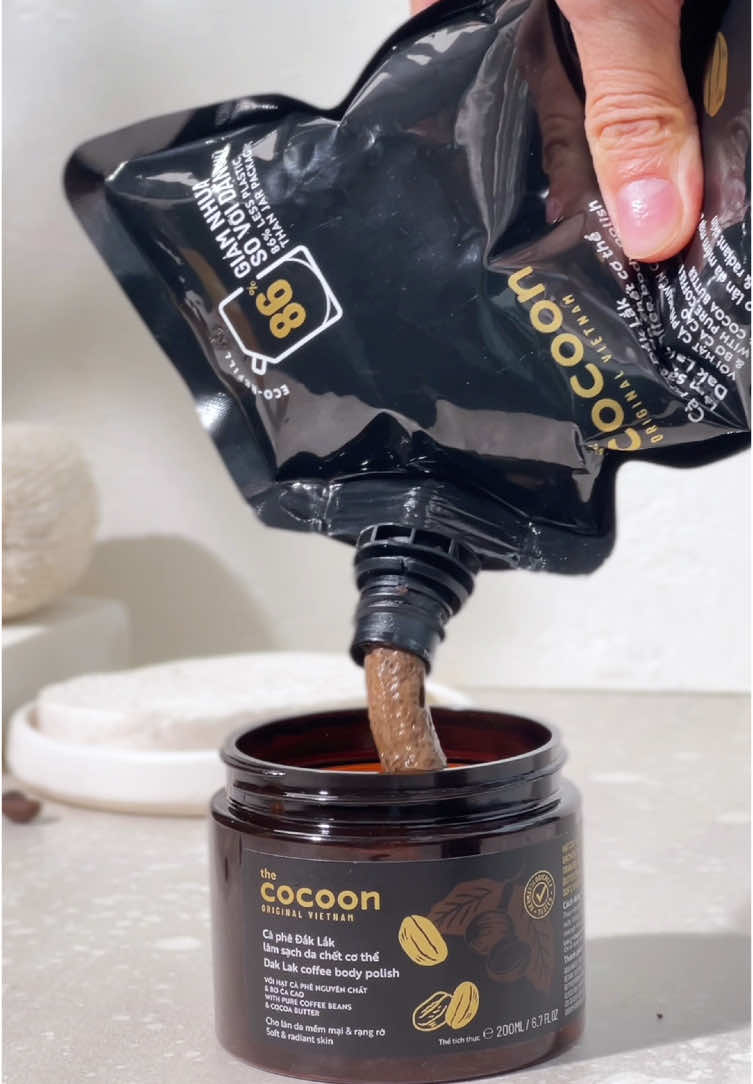 Túi refill Cà phê Đắk Lắk làm sạch da chết cơ thể 600ml: tiết kiệm ngay 15% chi phí, giảm nhựa đến 86% so với dạng hũ #CocoonVietnam #Myphamthuanchay #Vegancosmetics