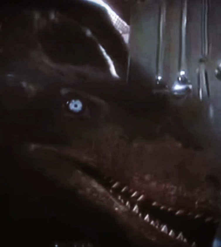 Deinonychus design is actually good #dinosaurs #deinonychus #jurassicpark #velociraptor #jurassicparkedit #capcut #fyp #viral #edit #jurassicworldclipz 