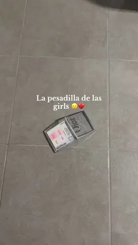 OMG tantos años juntas..💔 #dior @Diorbeauty #make #maquillaje #makeup #beauty #diorbeauty #diorpalette #tiktokespaña #girls #maquiagemtiktok #fyyyyyyyyyyyyyyyy #fyppp 