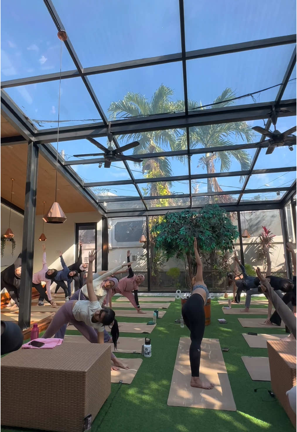 Rise and Radiate Recap #yogatok #yogaflow #yogaevent #yogadepok #flowithserenitee #yogapose 