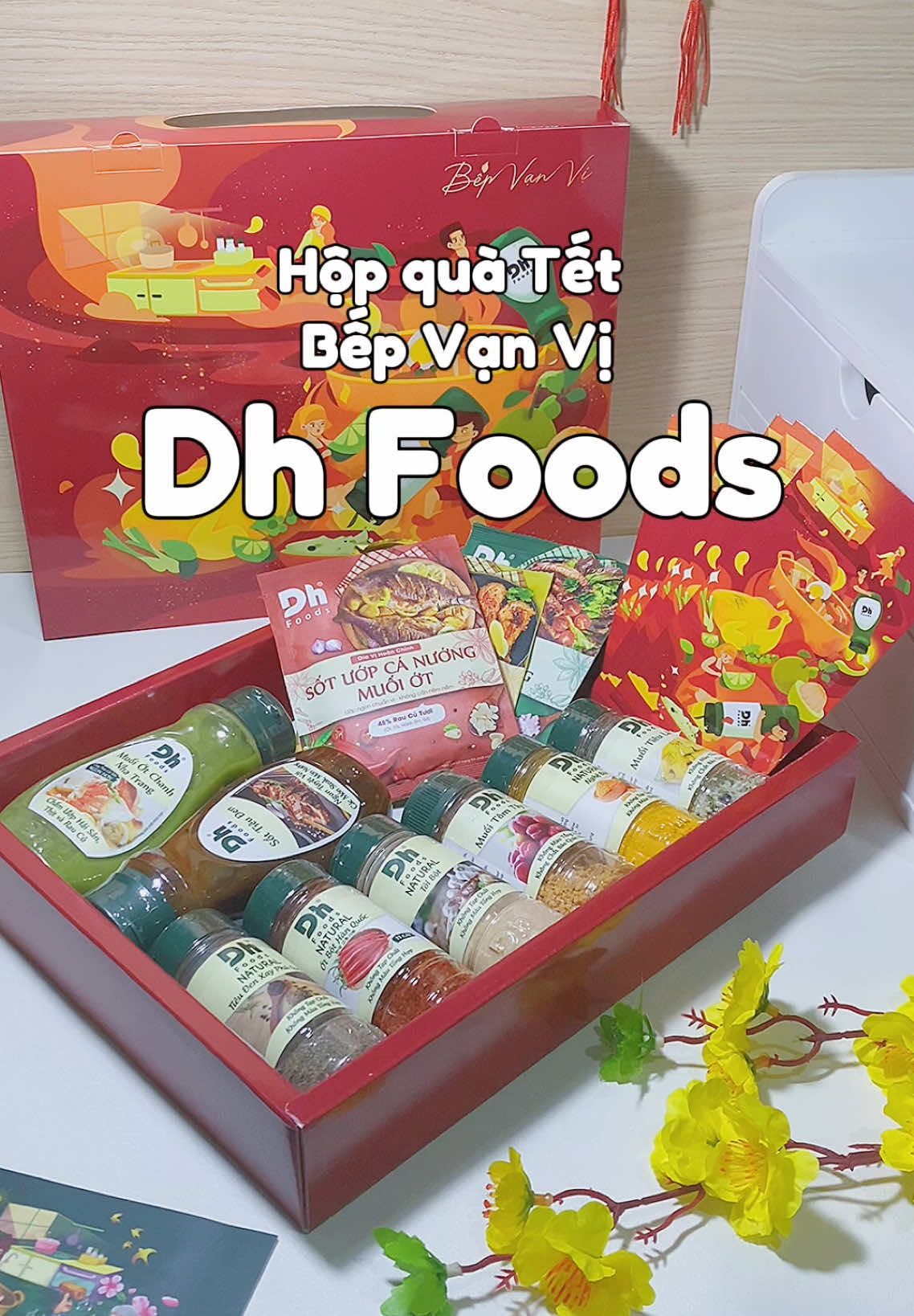 Hộp quà Tết Bếp Vạn Vị vừa ý nghĩa vừa thiết thực để biếu Tết #setquatet #hopquatet #gioquatet #quatet #quatet2025 #tet2025 #gioquagiavi #setquagiavi #dhfoods #bepvanvi