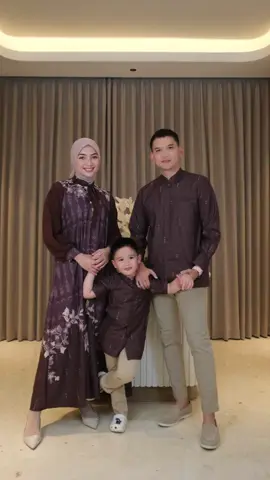 #ramadhanekstraseru #seragamlebaran #bajulebaran #gamisdenim #dresslamaran #dressbridesmaid #gamiskondangan #gamislebaran #sarimbit #sarimbitlebaran #sarimbitkeluarga #astaginafamily #astaginasarimbit #gamiscouple #bajucouple 