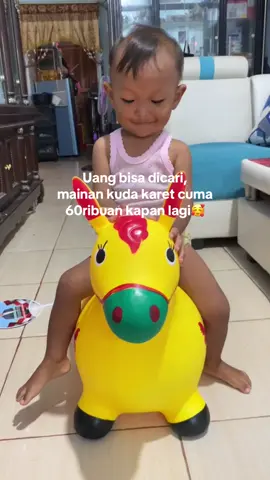 Kemaren tanya di toko mainan hrga nya hampir 100rb😭 eh ternyata di tiktokshop cuma 60ribuan🥰 MasyaAllah si adek seneng amat punya mainan baru😍 #mainananak #kudakudaankaret #kudakaret #kudakaretanak #fyp 