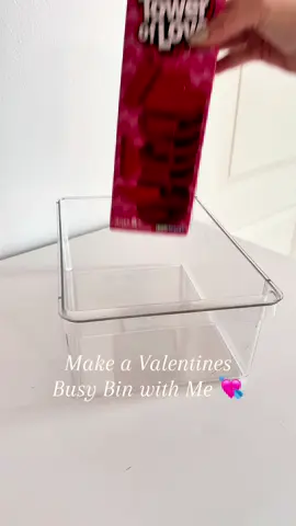 Round ✌️ Make a Valentines busy bin to enjoy your coffee ✨ in peace ✨💘 linked in my Bio 🫶🏻 - - - - - #sensorytoys #sensoryactivity #sensoryactivities #momoftwo #momoftoddlers #toyrotation #screenfree #screenfreekids #screenfreetime #kidstoys #toddlertoys